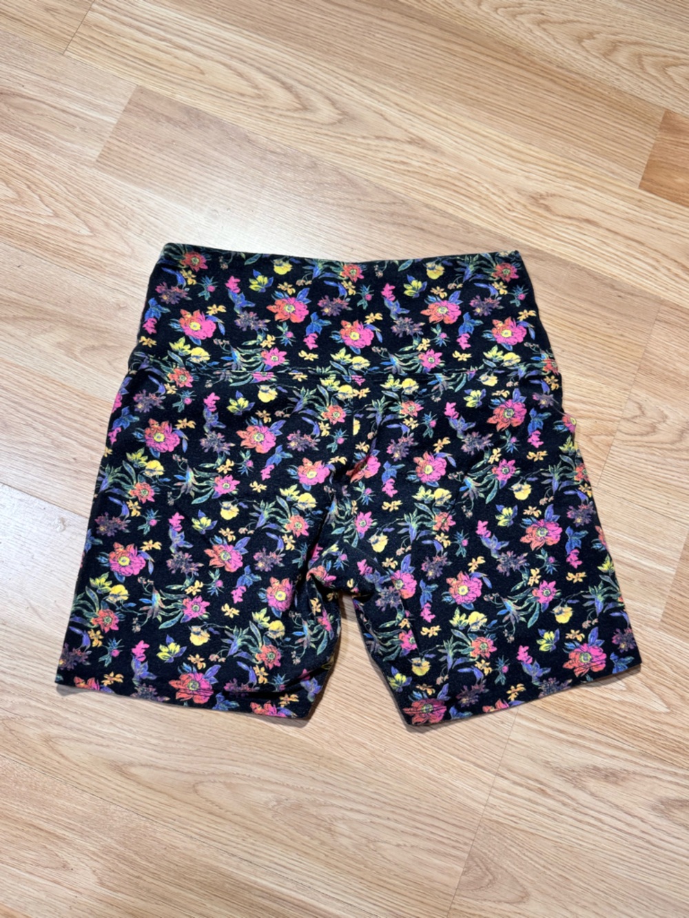 PINK | Floral Yoga Bike Shorts - Picture 4 of 4